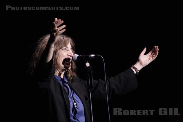 PATTI SMITH - 2005-07-08 - PARIS - Hippodrome de Longchamp - 